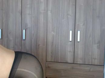 moons-ivy webcam model stream image