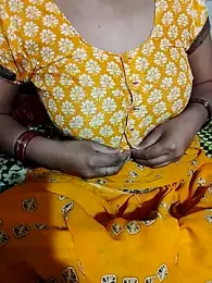 Lusty-Queen webcam model stream image