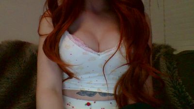 Tillybee webcam model stream image