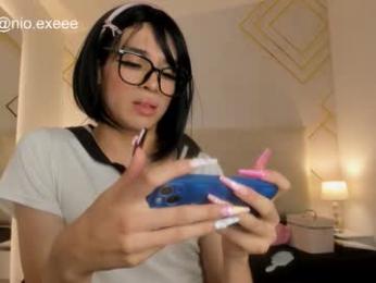 nioki_ webcam model stream image