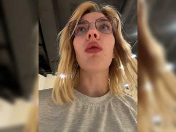 AlinnaAnnila webcam bongacams model stream image