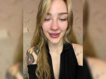 AlinnaAnnila webcam bongacams model stream image