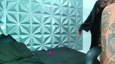 Aronjusting webcam model stream image