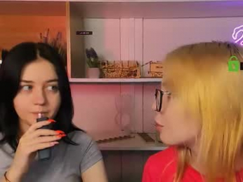 miki_ti webcam model stream image