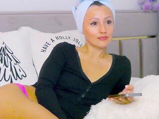 Alexia Cage webcam model stream image