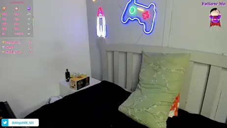 loistwink_ webcam model stream image