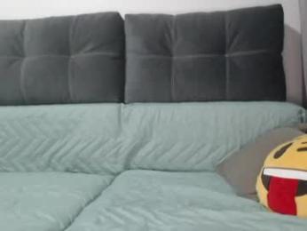 _hidden_frommymoom_ webcam model stream image