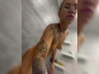 v_-_-_v webcam model stream image