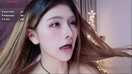 Kiki--2025 webcam model stream image