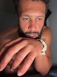 HungStr8Lightskin webcam model stream image