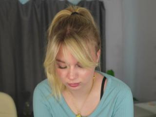 Synnove Appling webcam model stream image