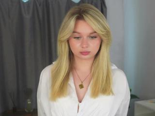 Synnove Appling webcam model stream image