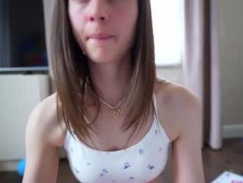 newchloe18 webcam model stream image
