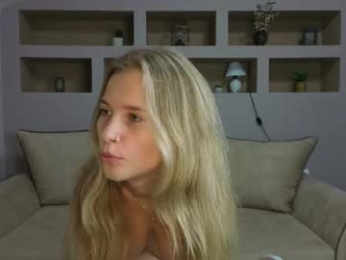 lynntiny webcam chaturbate model stream image