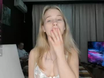 lynntiny webcam model stream image