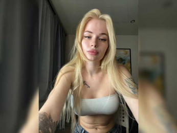 VladaMais webcam model stream image