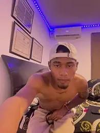 Ydiaz09 webcam stripchat model stream image