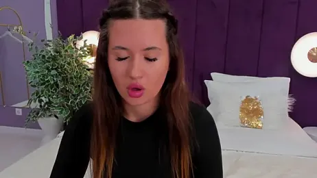 milaleoneli webcam model stream image