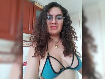 LuanaPowerful webcam model stream image