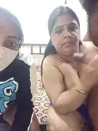 HoneyHush webcam stripchat model stream image