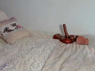 valeryguti1 webcam model stream image