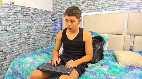 Julian_wolf18 webcam model stream image