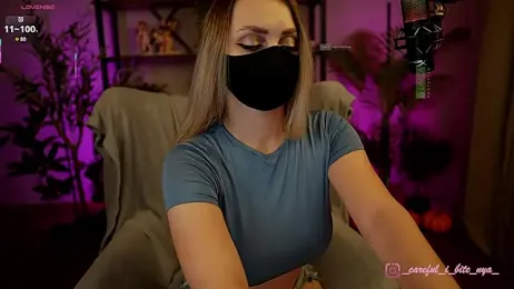 careful_i_bite_nya webcam model stream image