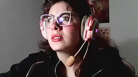 Owly_bloom webcam stripchat model stream image