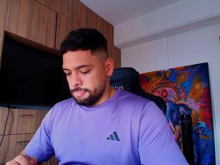 Jerome V webcam model stream image