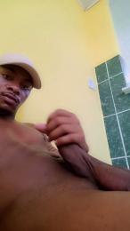 Yurilins23cm__ webcam model stream image