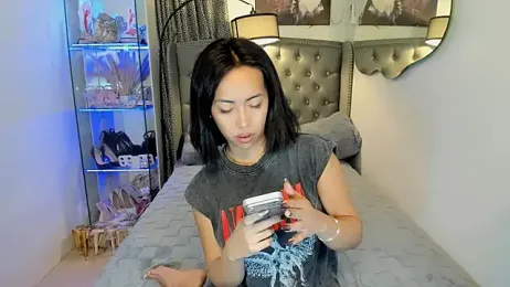 reighnempress webcam model stream image