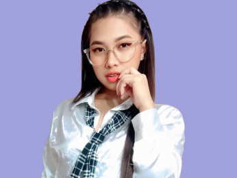 AickaChan webcam model stream image