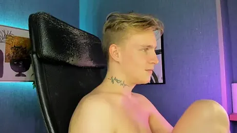 AlexxSweet webcam model stream image