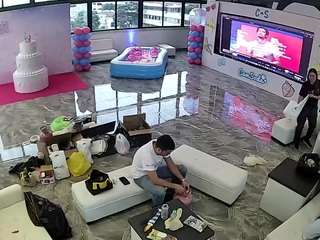 voyeurcam-casa-salsa-gym-bike webcam model stream image