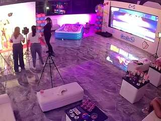 voyeurcam-casa-salsa-gym-bike webcam model stream image