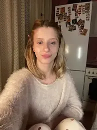 amorearte_m webcam stripchat model stream image