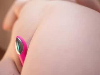 avelorialove webcam model stream image