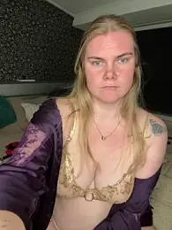 SexyBlondJoanna webcam stripchat model stream image