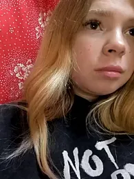 Zuli_Kiska webcam model stream image