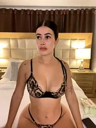 Sweet_and_caramel webcam model stream image