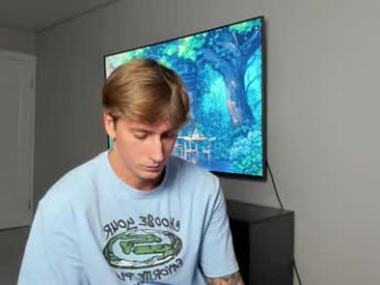 krishort webcam chaturbate model stream image