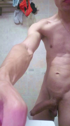 pequeboy_hot webcam model stream image