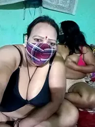 LoveOnStream webcam model stream image