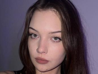 AmilyUiUi webcam model stream image