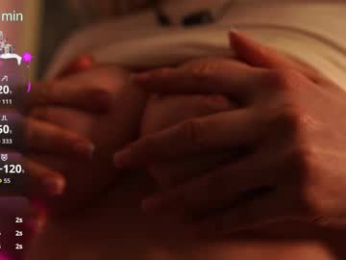 moonelly webcam chaturbate model stream image