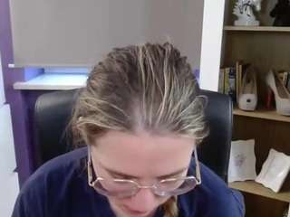 zoeyfancy webcam model stream image