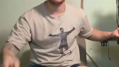 Eskolhandsome webcam model stream image