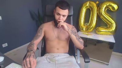 OscarWills webcam model stream image