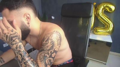OscarWills webcam model stream image