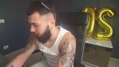 OscarWills webcam model stream image